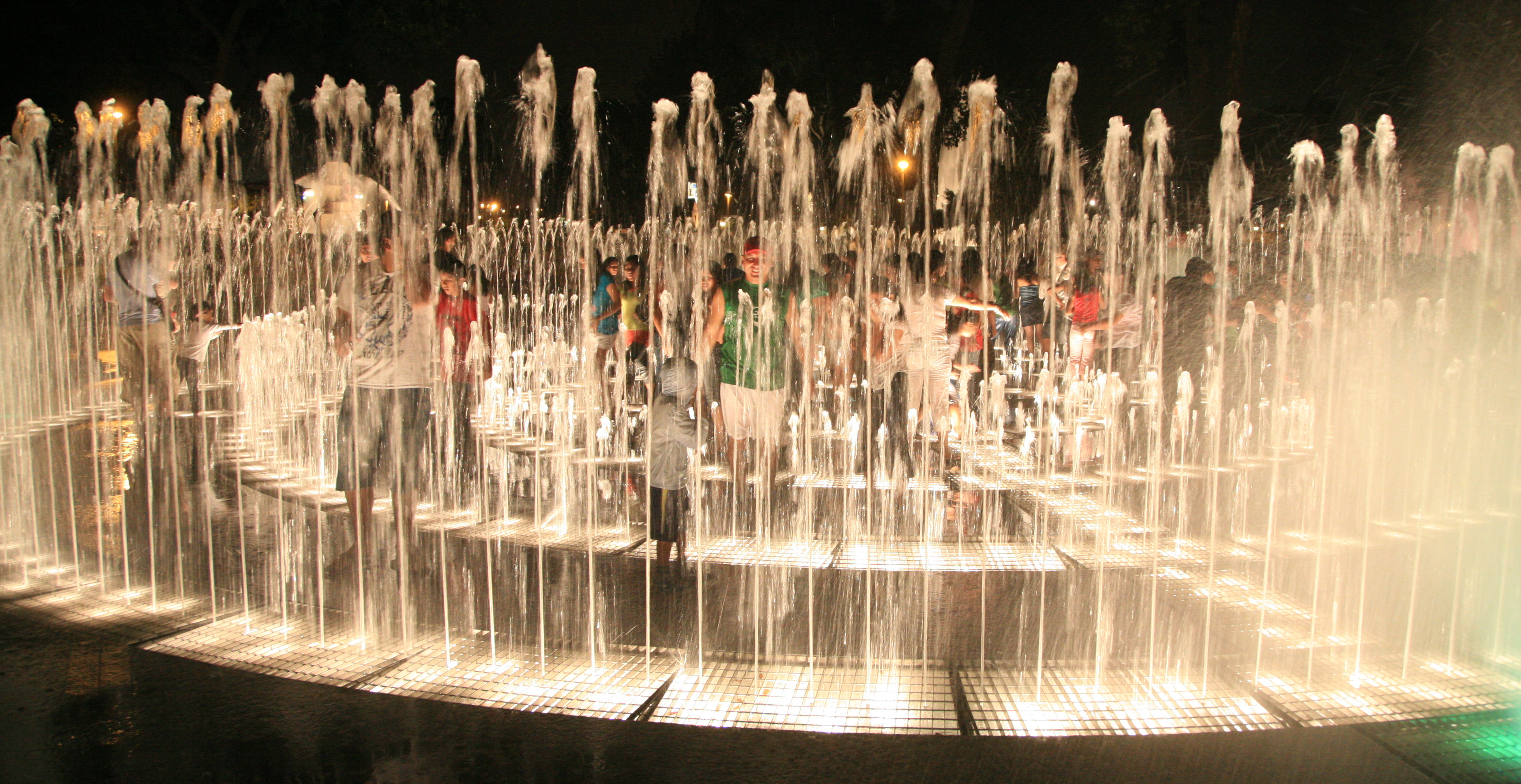 Парк фонтанов "Волшебный круговорот воды"