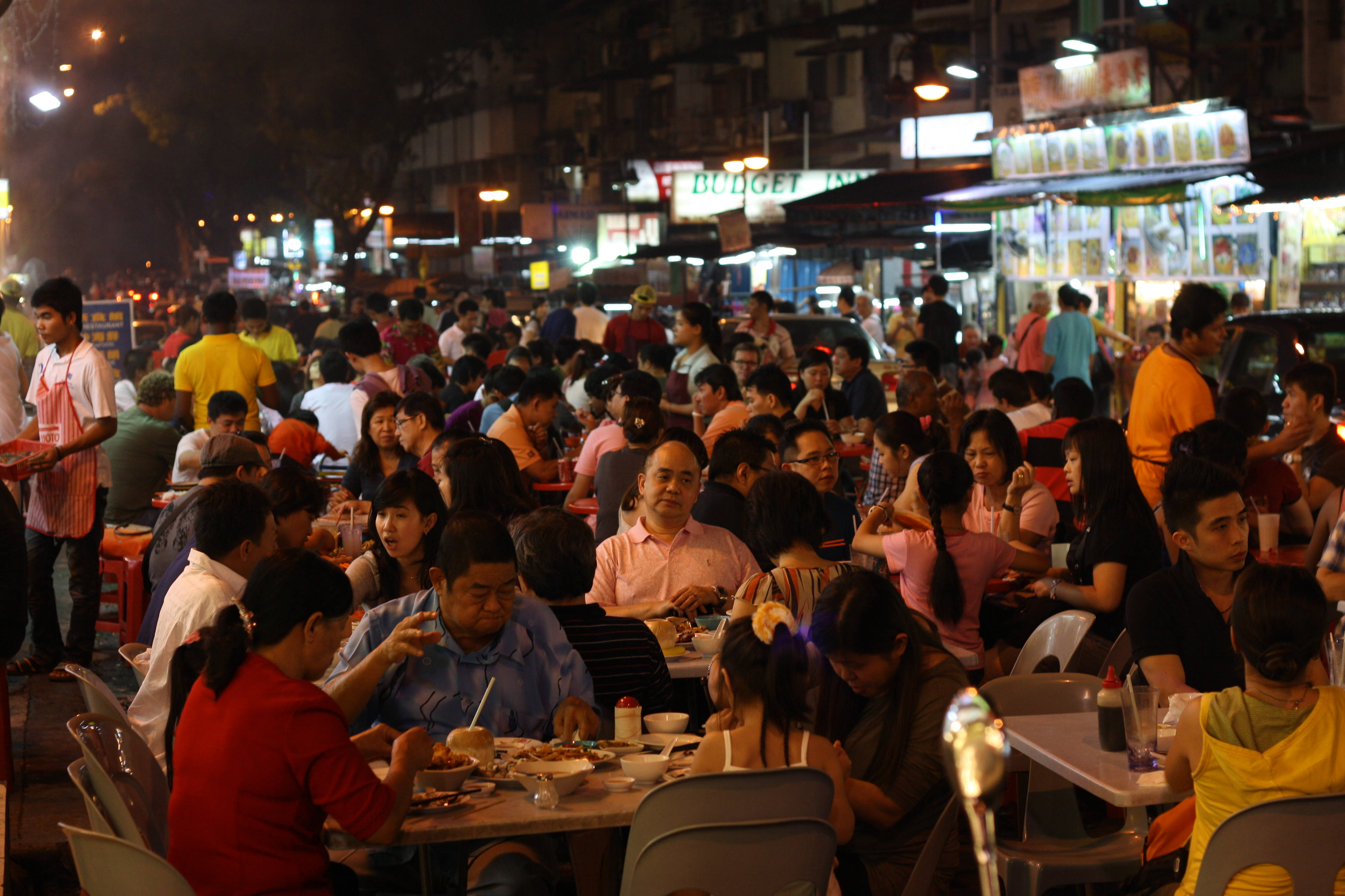 Улица Джалан Алор