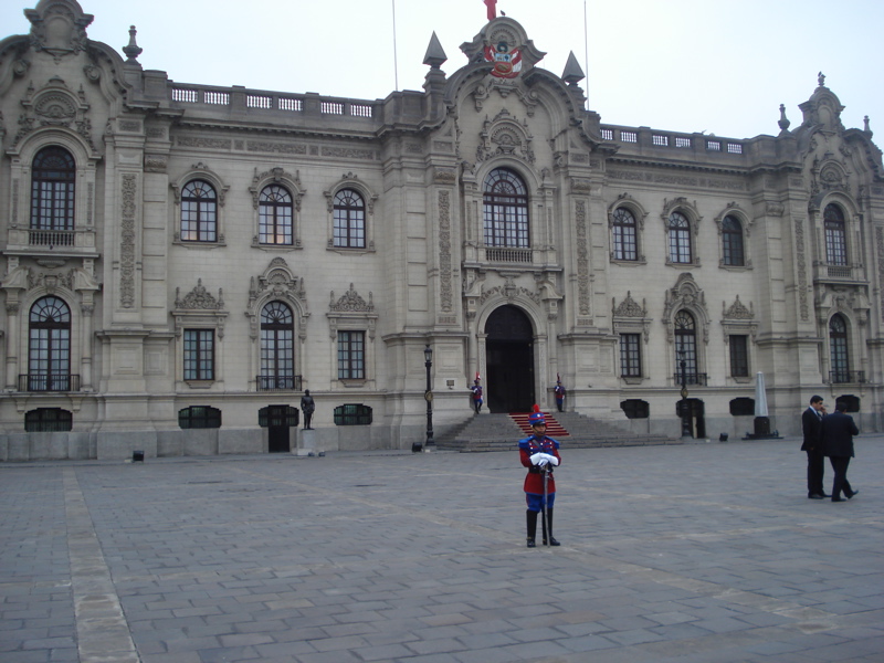 Площадь Пласа-де-Армас