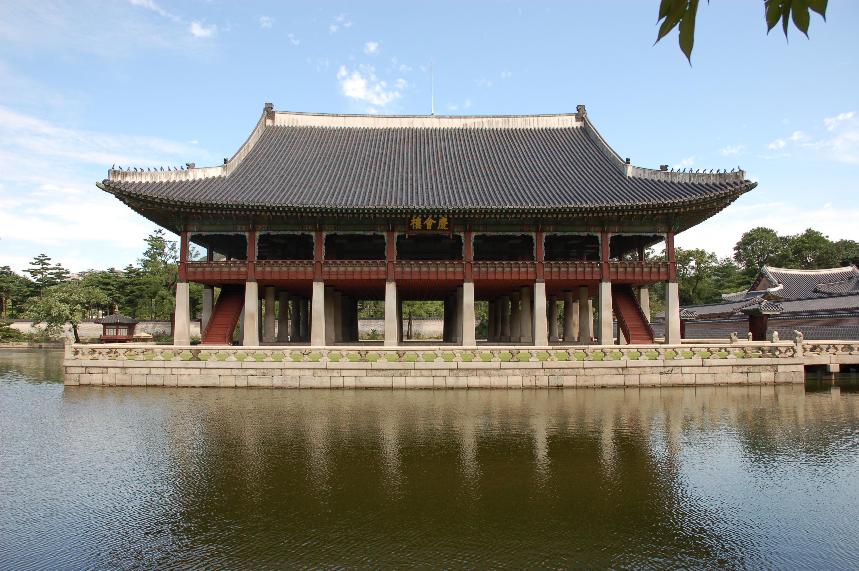 Дворцовый комплекс Кёнбоккун