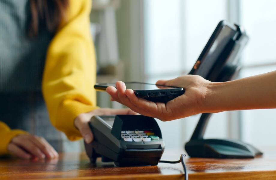 Клиенты Сбербанка смогут оплачивать покупки в Китае по QR-коду Клиенты Сбербанка смогут оплачивать покупки в Китае по QR-коду