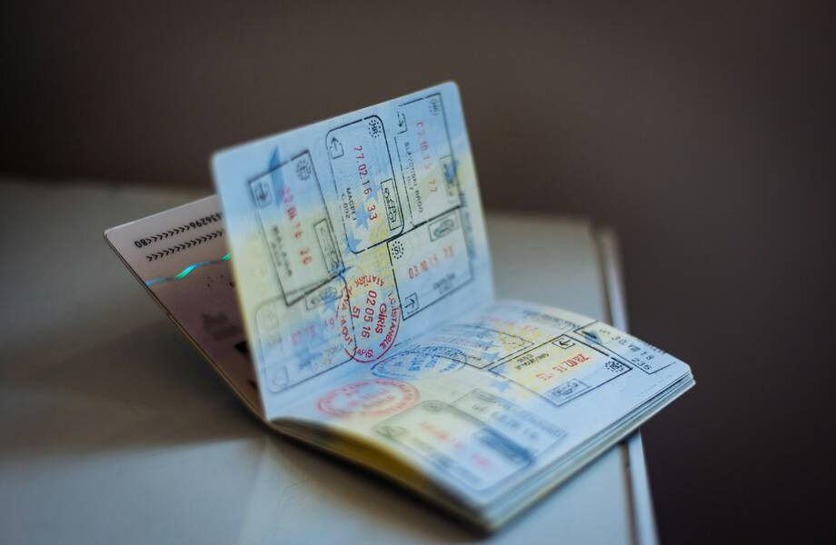 Великобритания переходит на электронные визы Великобритания переходит на электронные визы