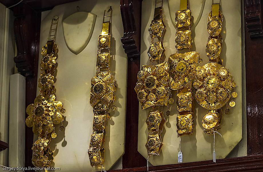 Путешественник показал, как и чем торгуют на рынке в Кувейте Путешественник показал, как и чем торгуют на рынке в Кувейте