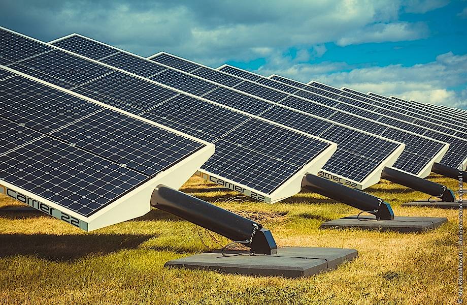 В США изобрели прозрачные солнечные батареи, которые можно вставлять в окна В США изобрели прозрачные солнечные батареи, которые можно вставлять в окна