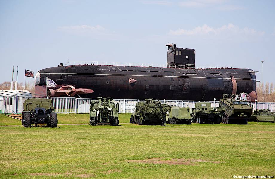 Что делает подводная лодка посреди волжских степей Что делает подводная лодка посреди волжских степей