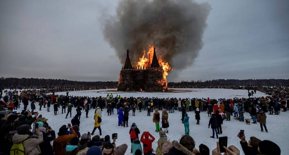Фото дня: Масленица в арт-парке «Никола-Ленивец»