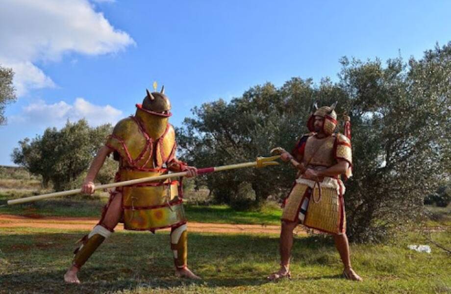 Видео: Археологи при раскопках обнаружили латы, которые древнее Рима Видео: Археологи при раскопках обнаружили латы, которые древнее Рима