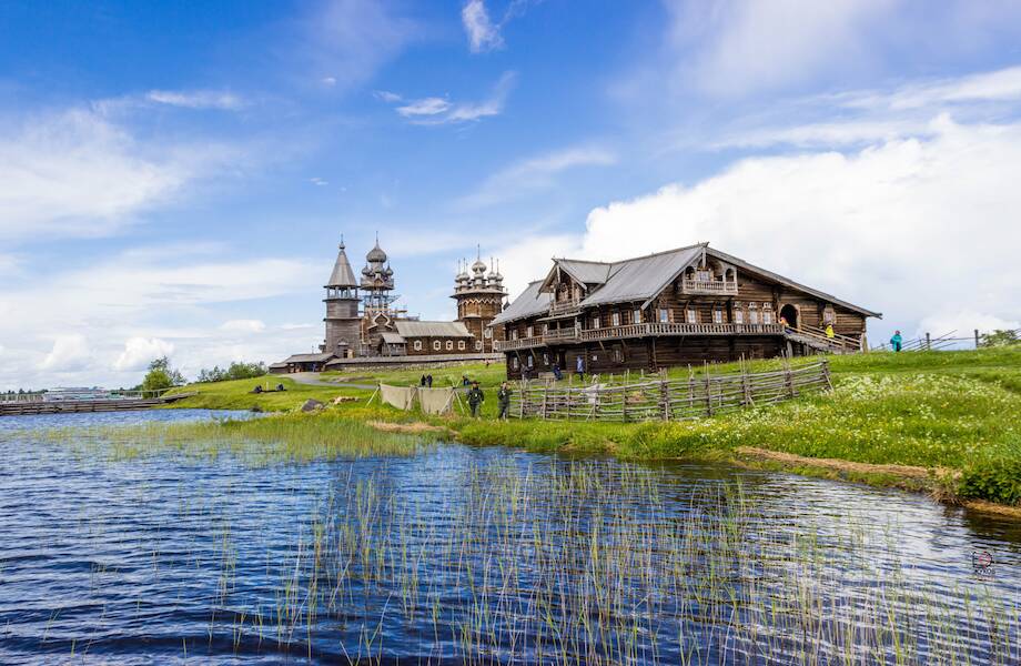 Видео: Правда ли, что в Кижах люди живут как 150 лет назад, даже когда туристы уезжают Видео: Правда ли, что в Кижах люди живут как 150 лет назад, даже когда туристы уезжают