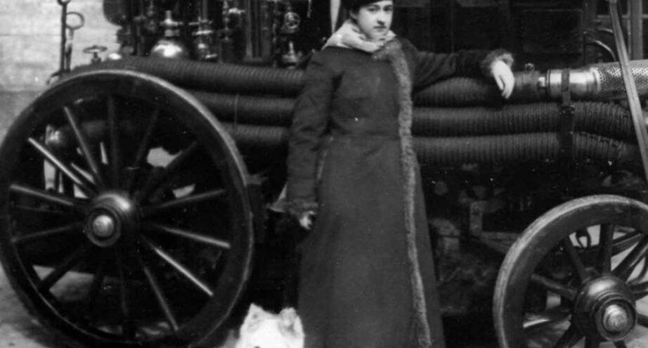 Фото дня: первая женщина-пожарный в России, 1910 год