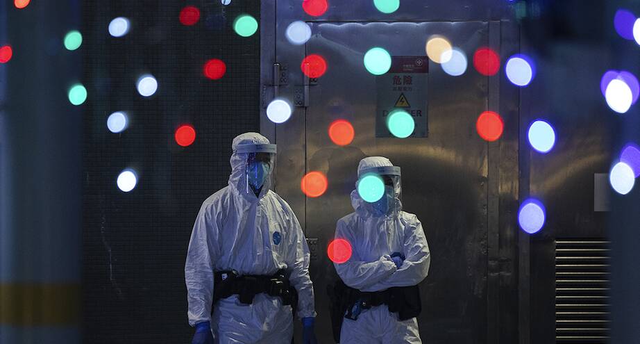 Фото дня: жители Гонконга в изоляции из-за коронавируса