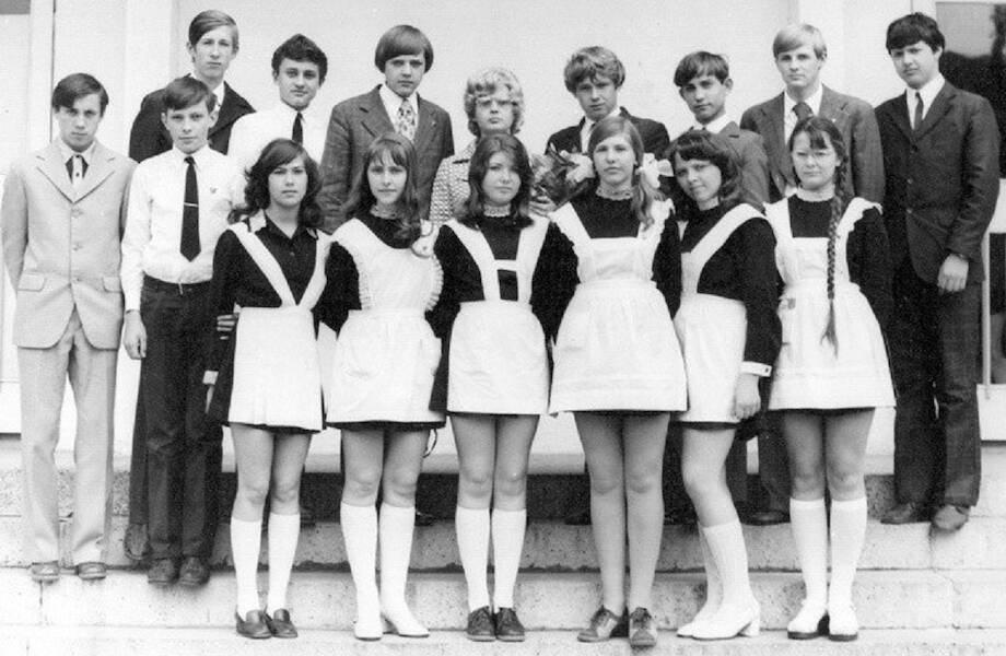 Видео: Почему в СССР короткие юбки были под запретом Видео: Почему в СССР короткие юбки были под запретом