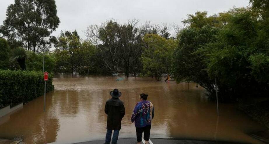 Фото дня: затопленная улица в пригороде Сиднея