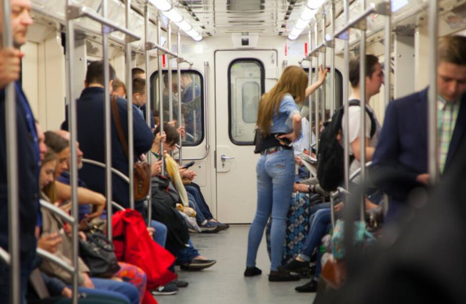 Видео: Как фотография мальчика с мамой в метро покорила весь мир Видео: Как фотография мальчика с мамой в метро покорила весь мир