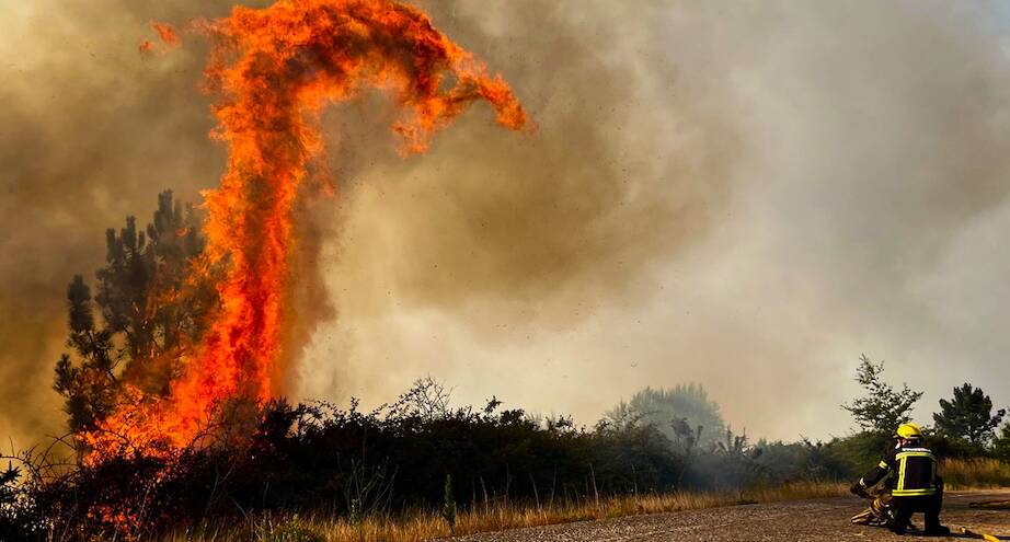 Фото дня: огненный монстр