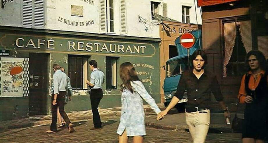 Фото дня: на улице Парижа в 1970-х
