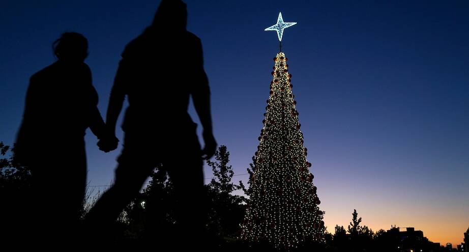 Фото дня: елка в центре Сантьяго