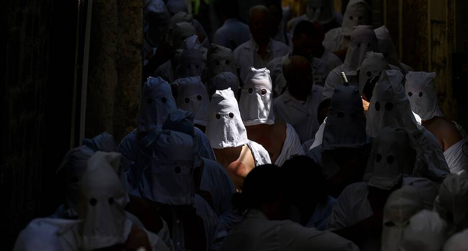 Фото дня: обряд покаяния в Италии