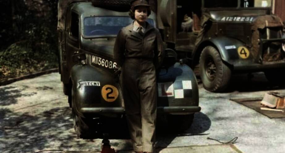 Фото дня: королева Елизавета во время службы в армии